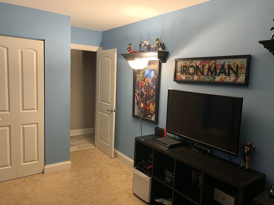 2nd image of 18W155 63rd St APT 204B