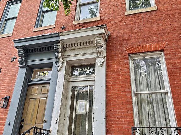 4th image of 1424 Hollins St