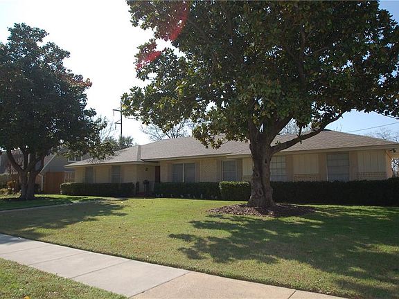2nd image of 626 Kirby Ln