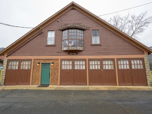 4 T St, Turners Falls, MA 01376