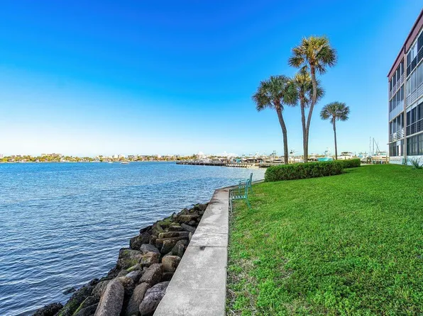 200 Waterway Drive S #202, Lantana, FL 33462