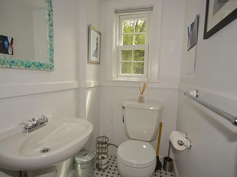 106 Upland Ave — Photo 17
