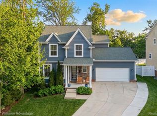 882 N Center St, Northville, MI