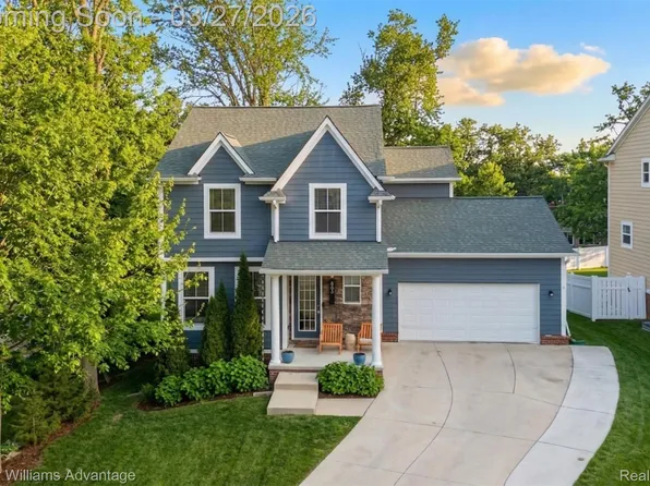 882 N Center St, Northville, MI 48167