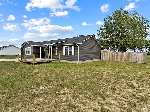 3rd image of 70 Kyle Dr