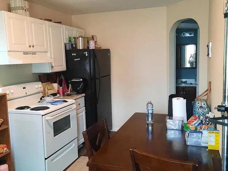 1-6050 Hyde St #2 — Photo 2