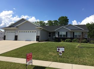 342 Ridge Dr, Fairfax, IA 52228