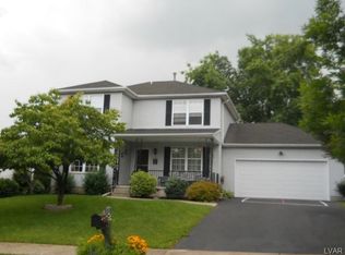 3184 Timber Ridge Dr, Easton, PA 18045