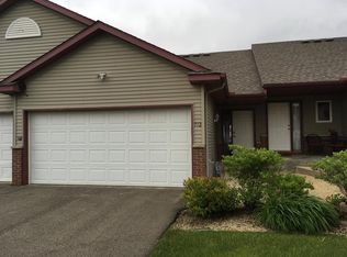 712 10th St SW, Pine Island, MN 55963