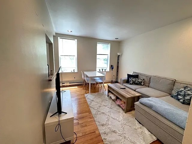 Building Photo - 48 Phillips St #2
