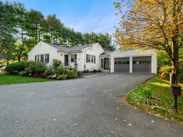 507 Everett St, Westwood, MA 02090