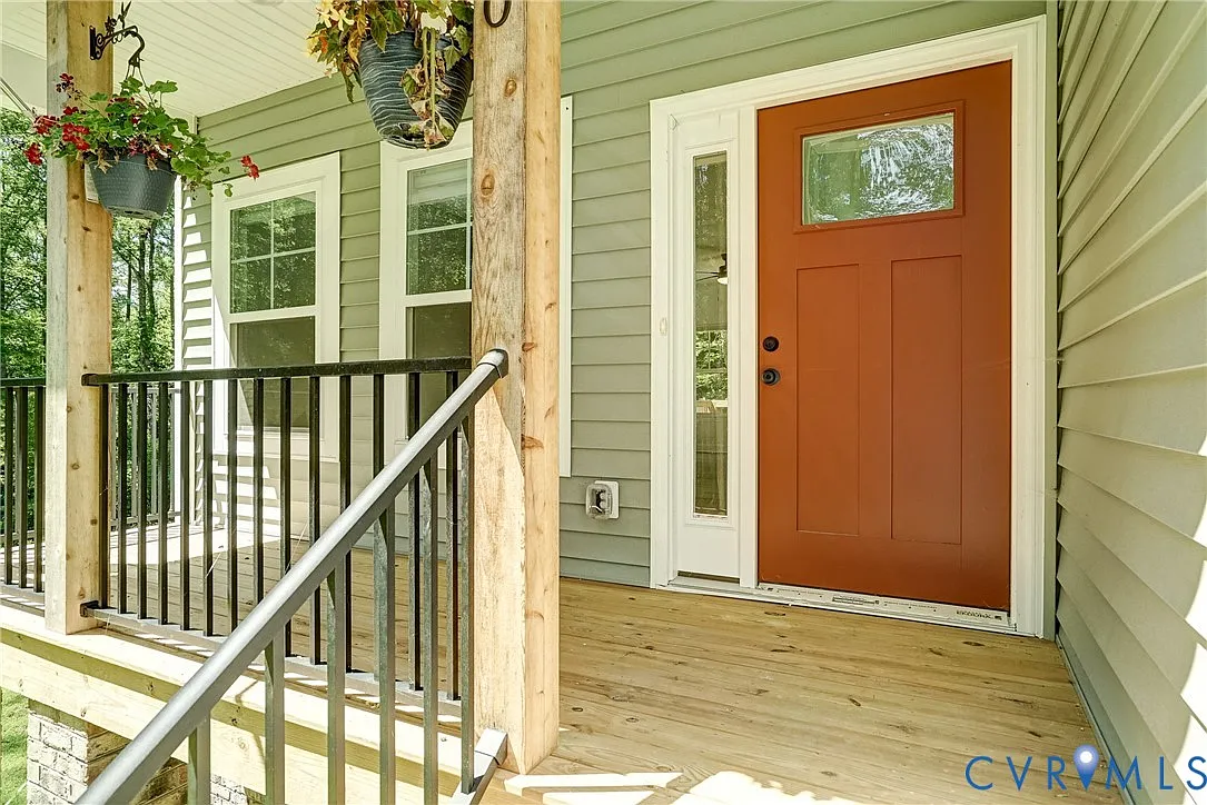 4 bed, 3.0 bath, 1938 sqft, $2,800 — Photo 2