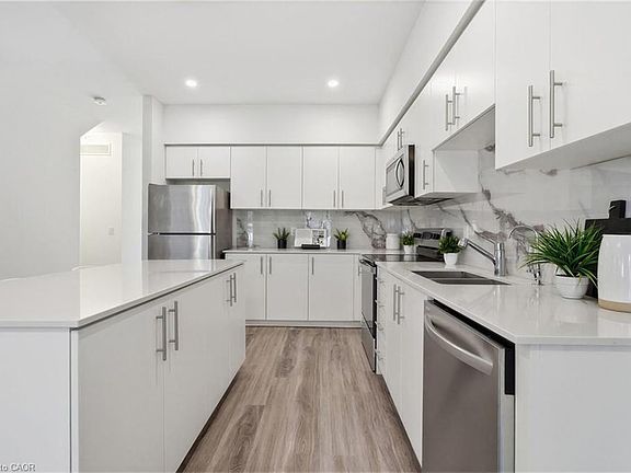 4th image of 110 Fergus Ave #22