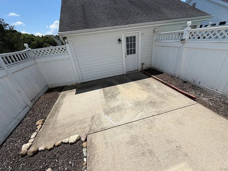 633 Lakeview Dr S — Photo 21