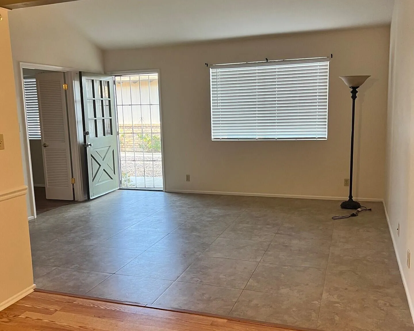 3 bed, 1.0 bath, 1040 sqft, $1,750 — Photo 2