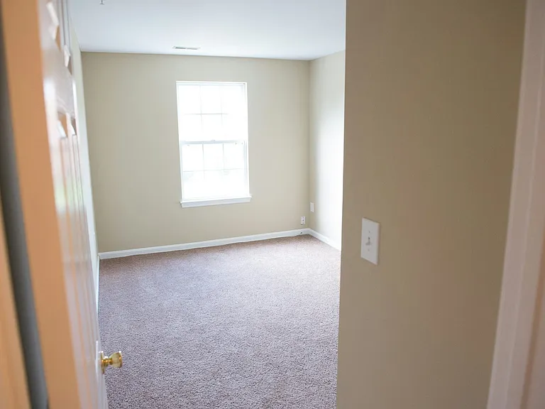 173 Royalty Cir — Photo 30