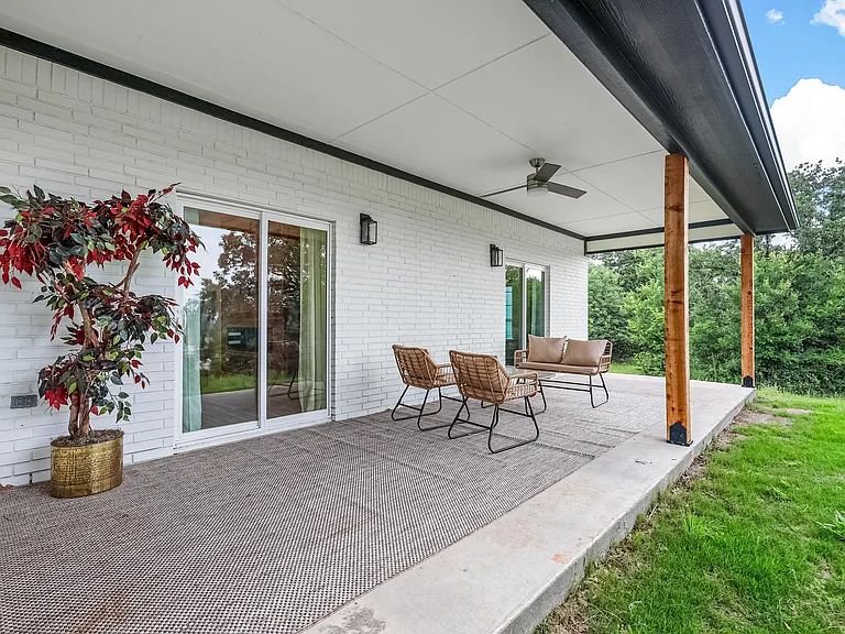 4013 Legend Trl — Photo 39