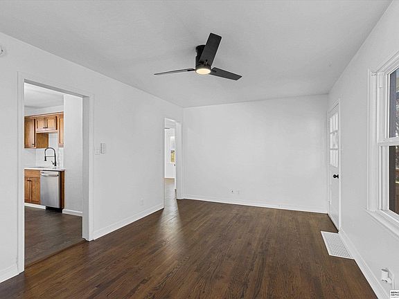 5th image of 1021 Bert Murphy Blvd