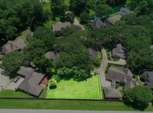 4811 Lake Village Dr, Weston Lakes, TX 77441