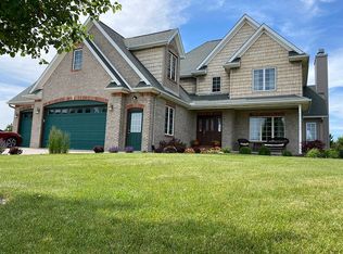 19894 Murray Hill Rd, Bloomington, IL 61705