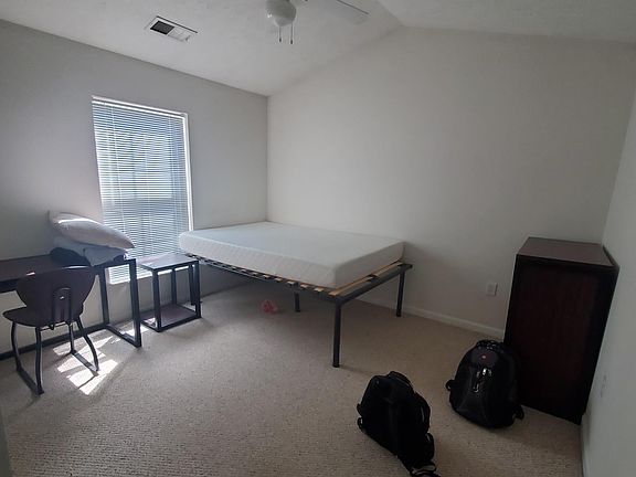 5th image of 3945 Highland Crest Way #305-1