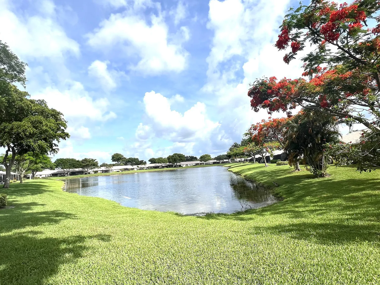 2 bed, 2.0 bath, 863 sqft, $2,800 — Photo 3