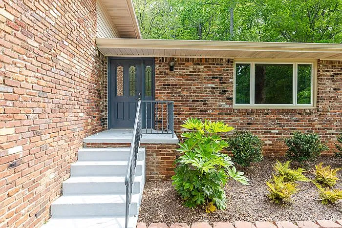 1434 Bubbling Creek Rd — Photo 2
