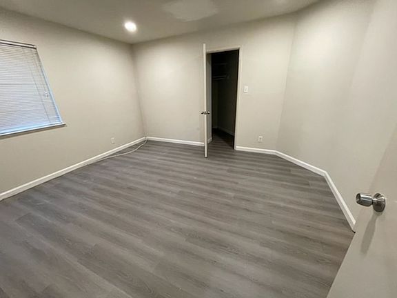 5th image of 1463 Oak Grove Ave APT 1