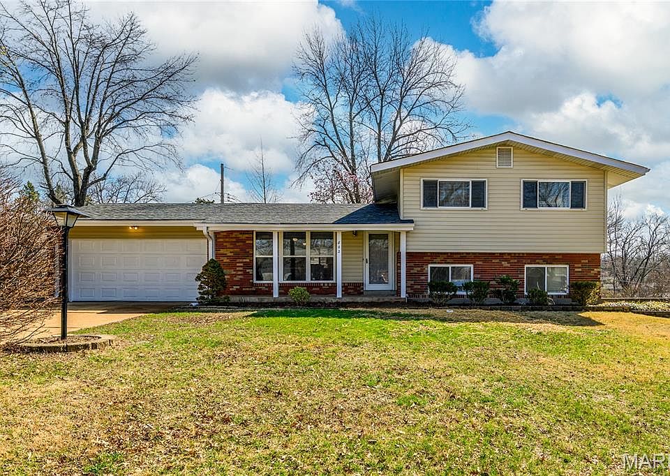 1st image of 802 Delhurst Dr