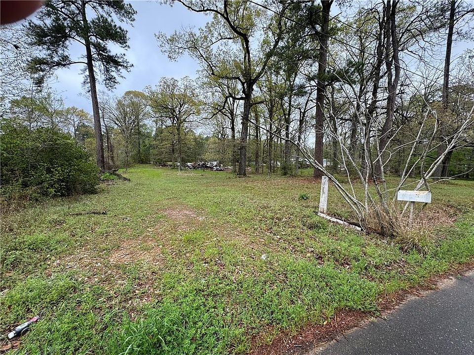 2nd image of 128 Walker Gravel Pit Rd