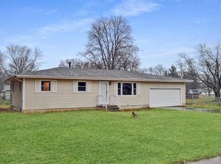 620 Woodlawn Ave, Porter, IN 46304