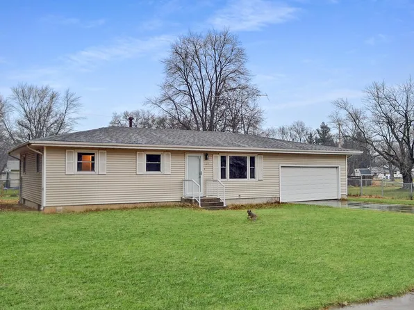 620 Woodlawn Ave, Porter, IN 46304