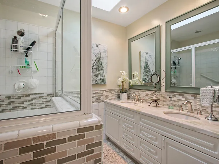 441 Calle De Aragon — Photo 12