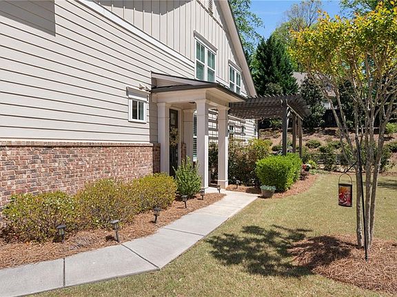 3rd image of 119 Bellehaven Dr #8