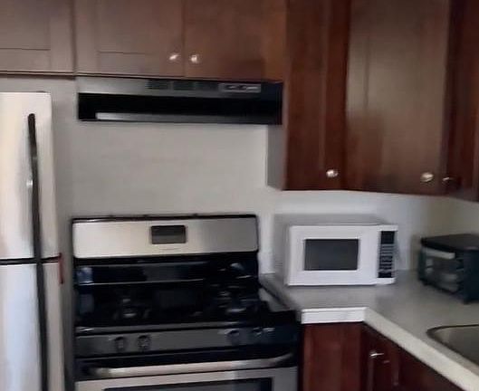 4th image of 3229 41st St