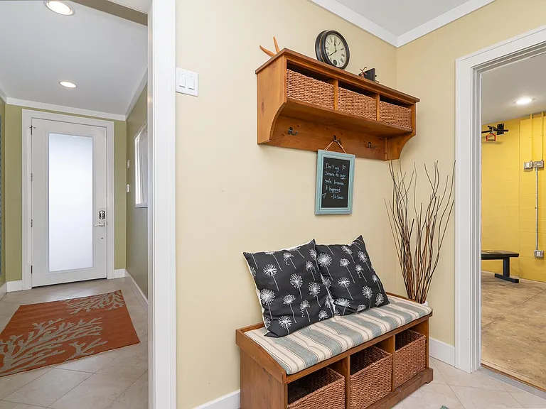 1205 Gulf Way St — Photo 7