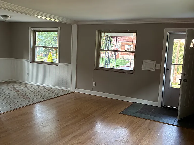3317 Buell St — Photo 2