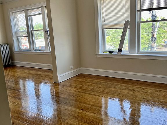 3rd image of 4421 W Fullerton Ave #3