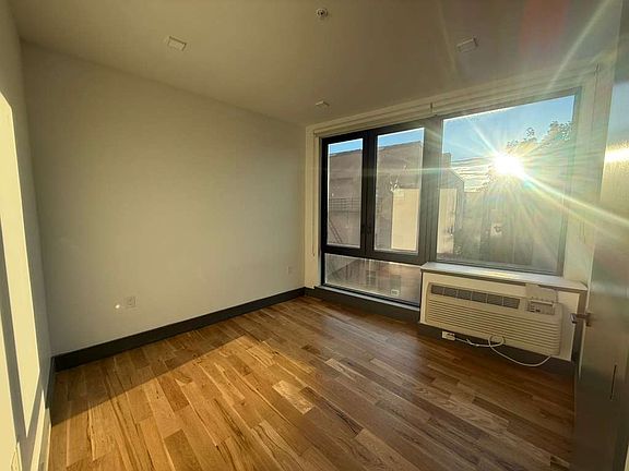 3rd image of 422 Arlington Ave #47E