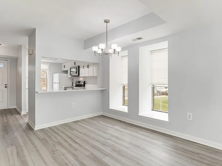 2403 S Walter Reed Dr — Photo 6