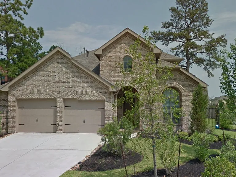 2 Maitland Ct — Photo 2