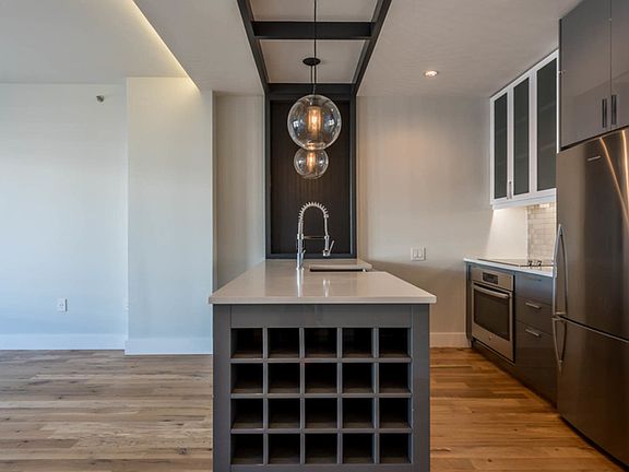 2nd image of 670 Pacific St #215