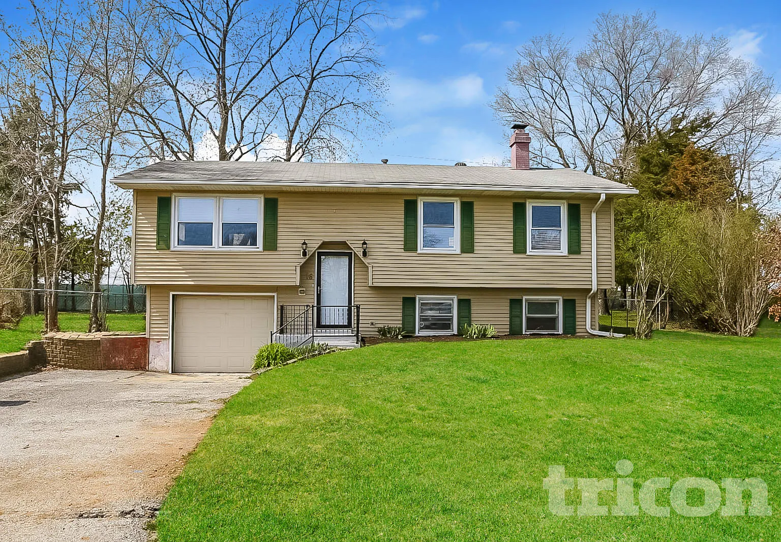 16 Dolphin Court Oswego IL — Photo 1