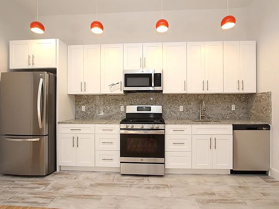 3rd image of 26 W 96th St #3X