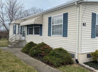 82 Caesars Cir, Amherst, OH 44001