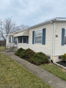 82 Caesars Cir, Amherst, OH, 44001
