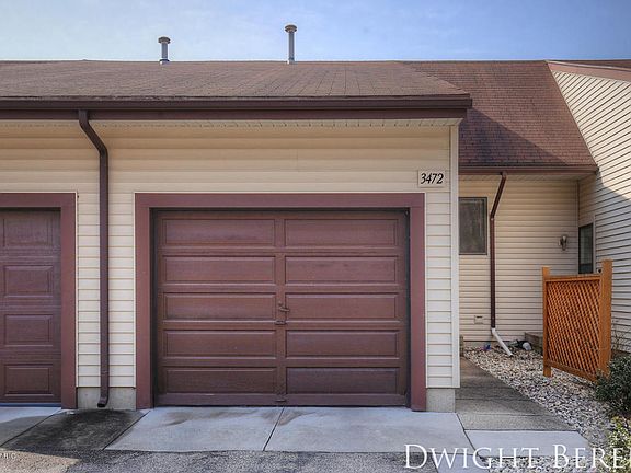 2nd image of 3472 Golfside Dr