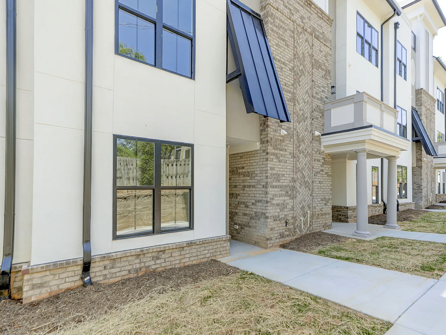 4 bed, 3.5 bath, 2364 sqft, $5,500 — Photo 2