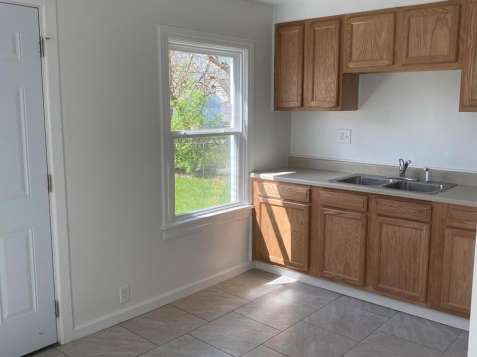 1st image of 1047-1049 E 21st Ave #49