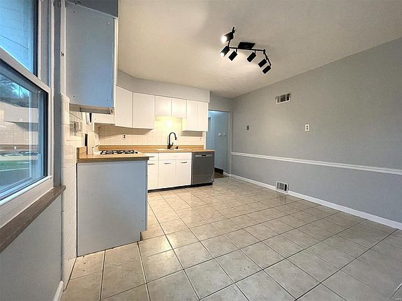 5th image of 2668 Jonathan Dr